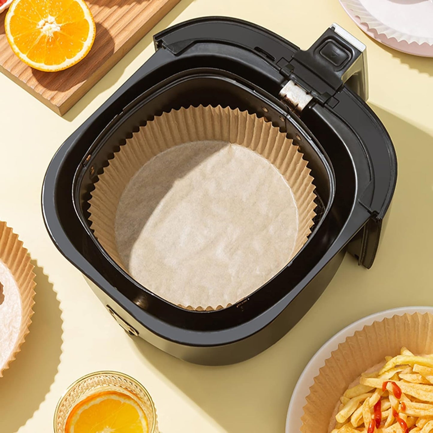 Round Air Fryer Paper, 50PCS, non-stick, food-grade, oil & water-proof, heat-resistant. Ideal for easy cleanup, preventing mess, and ensuring hassle-free cooking in your air fryer.